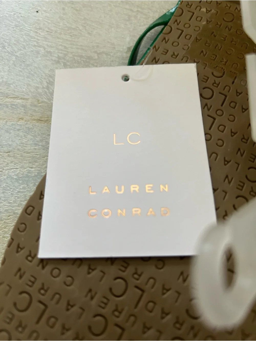 NWT LC Lauren Conrad Green Thong Sandals 10 Style Honeygreen